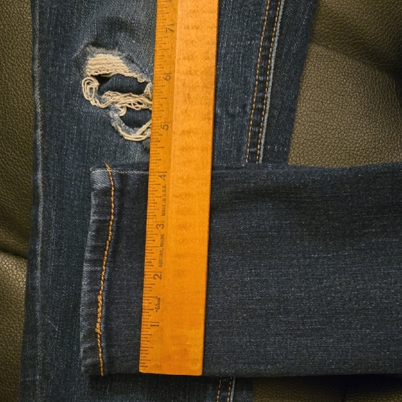 6 Petite Distressed Blue Jeans - Picture 3 of 6
